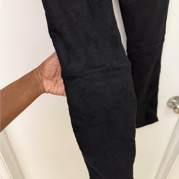 Sanctuary Patterned Pants / Leggings Size L - Picture 7 of 7